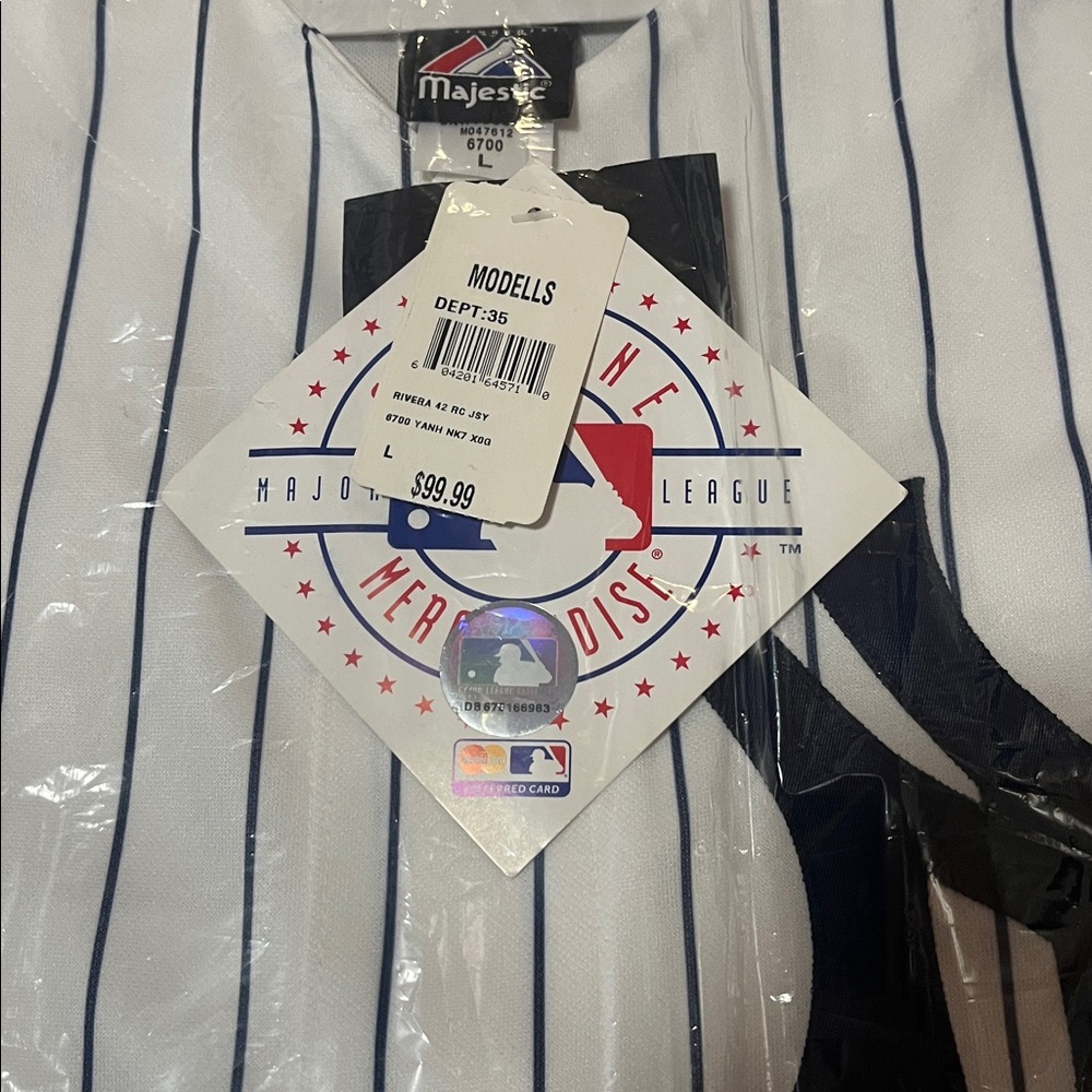 Majestic Men's White Pinstripe Baseball Shirt. Retired #42 Mariano Rivera. NWT - Picture 5 of 6
